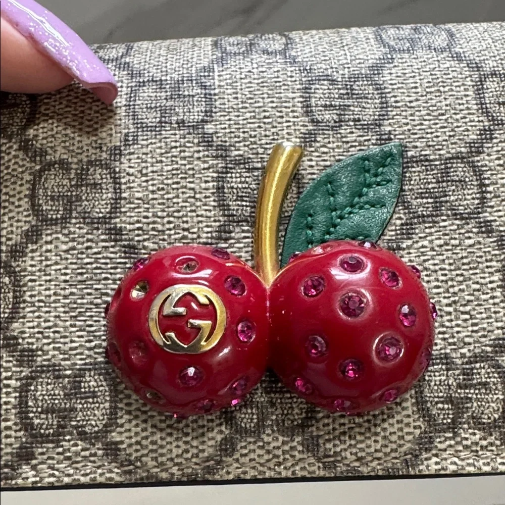 Gucci GG Supreme Cherry🍒 Wallet 476050.1147 • Crystal Cherry Motif Discontinued